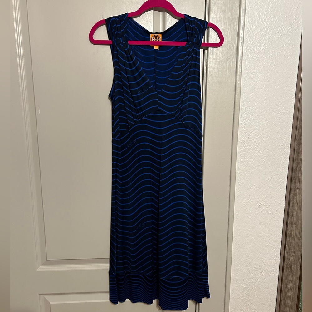 Tory Burch, Sleeveless Blue Striped Silk Dress Stretchy V Neck Logo